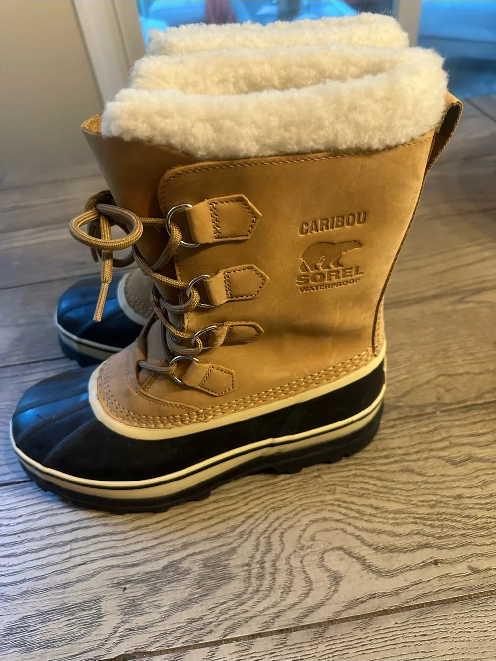 Sorel Tan Waterproof Lace-Up Faux-Fur  Boots New with tag